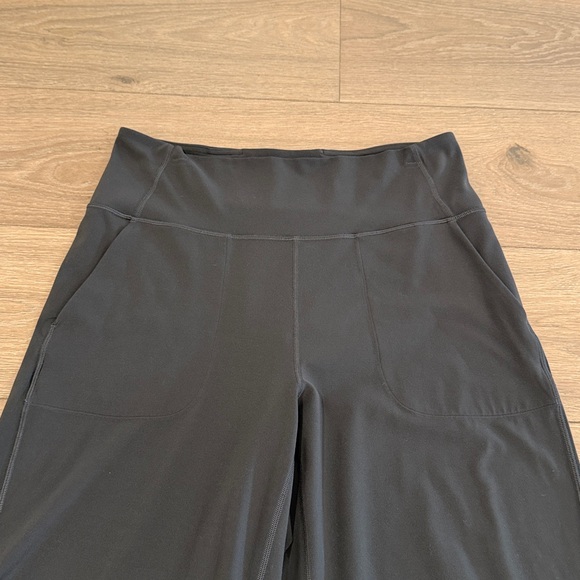 LULULEMON Graphite Grey Align Wide-Leg Super High-Rise Crop 23" Nulu Pants Sz 12 - Picture 4 of 11